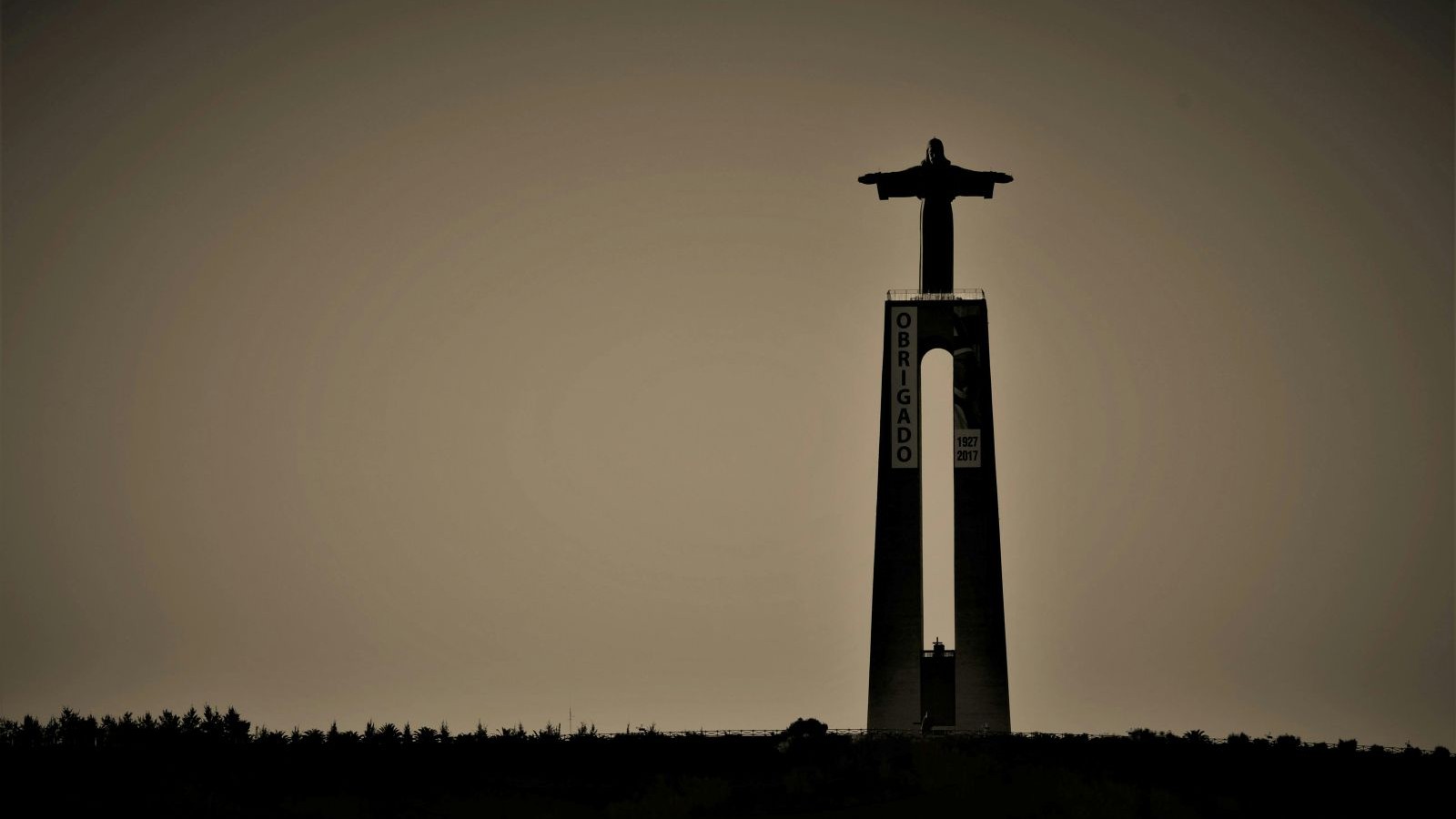 services-01 cristo rei crop